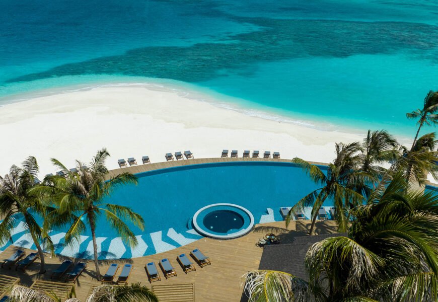 vfar_restaurant_skipjack_pool_aerial-4_1920x1037 avani hotel